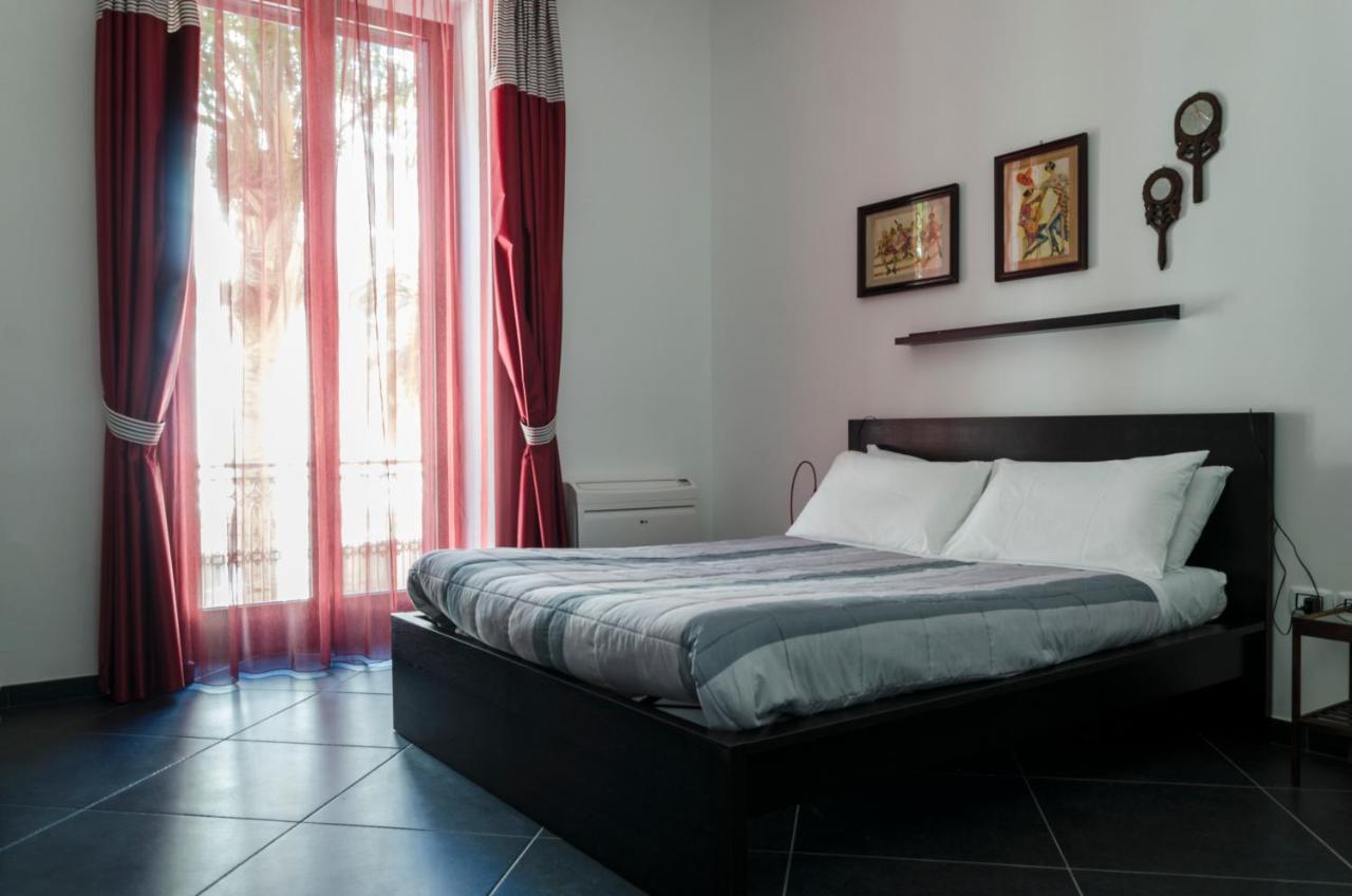 Maria Vittoria Charming Rooms And Apartments 布林迪西 外观 照片